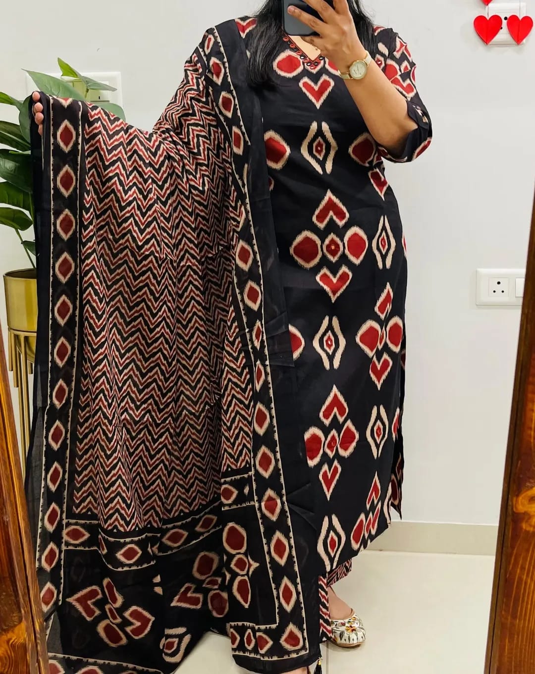 Printed Kurti Pant Dupatta Set - Image 7
