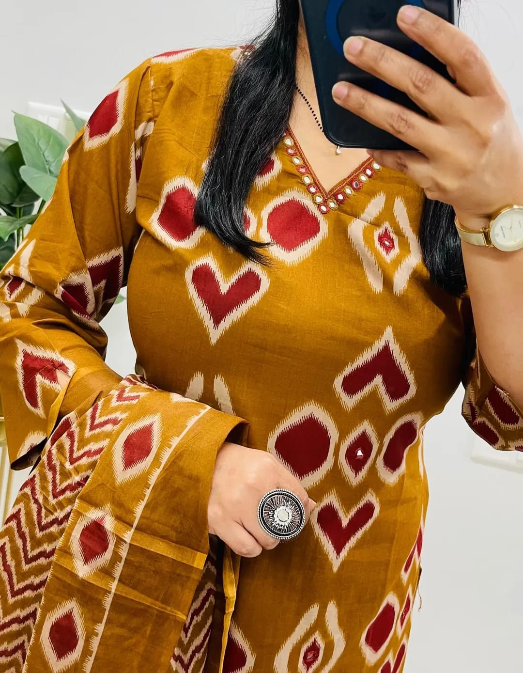 Printed Kurti Pant Dupatta Set - Image 2