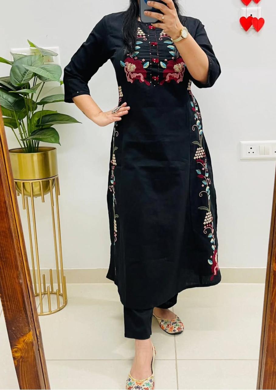 Women's Floral Embroidered Kurta Pant Set - Image 6