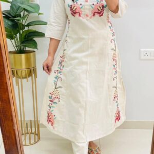 Women's Floral Embroidered Kurta Pant Set