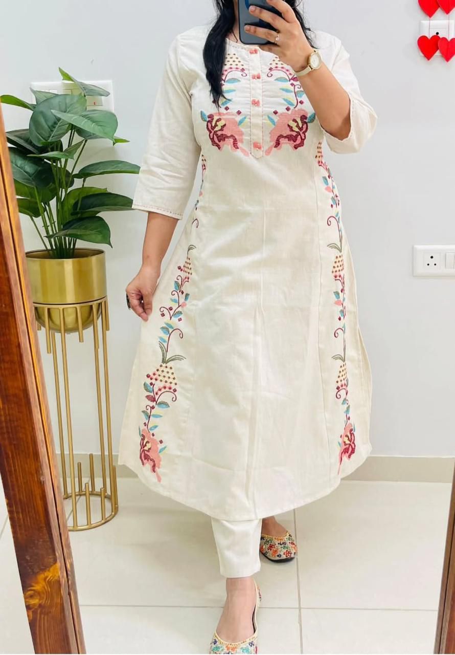 Women's Floral Embroidered Kurta Pant Set